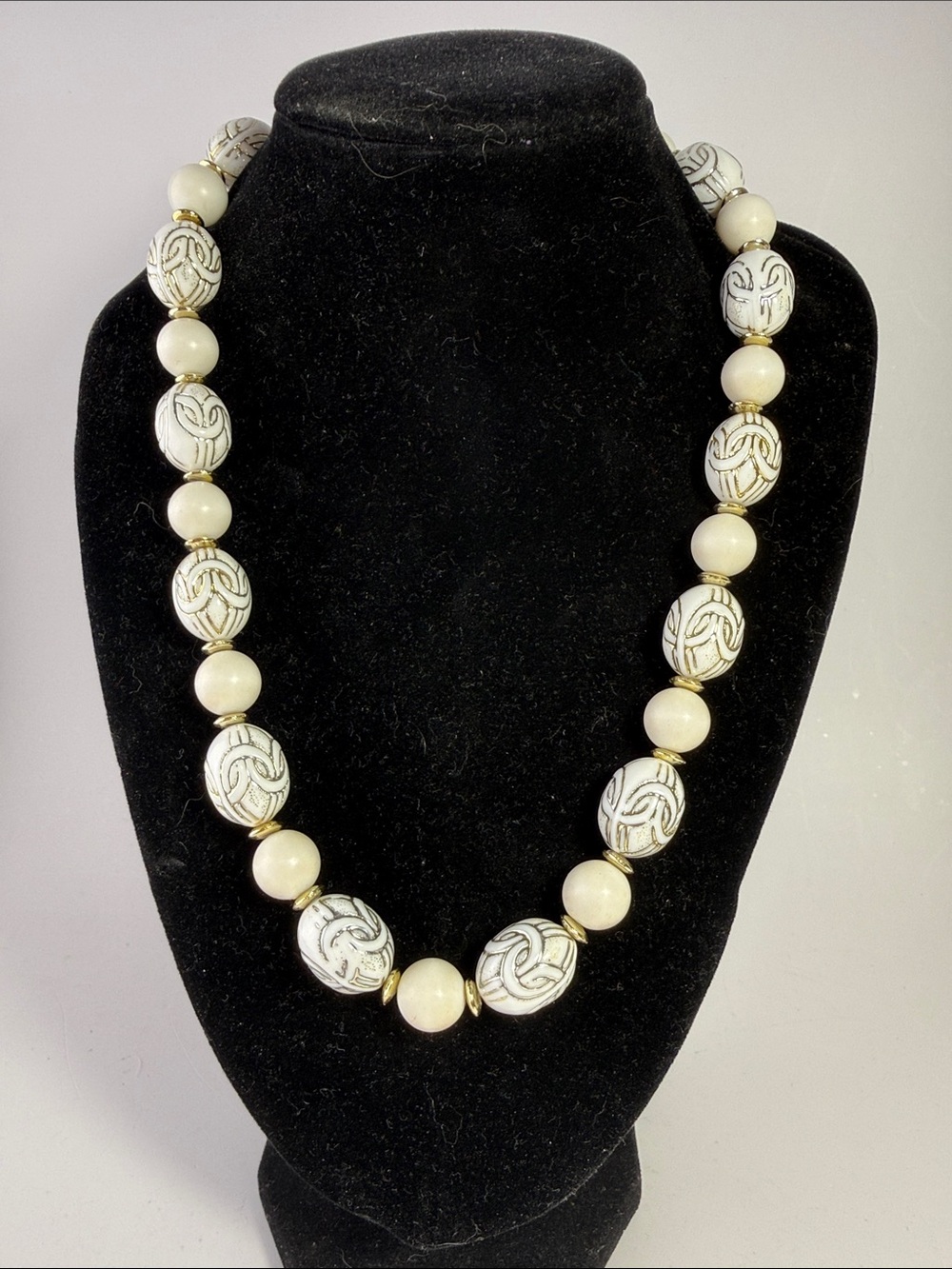 Vintage White Cream Beaded Necklace Gold Tone Box Clasp